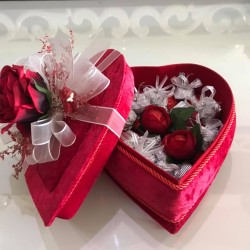 Aşkıma Kırmızı Ahşap Kalp Kutuda Çikolatalar 2